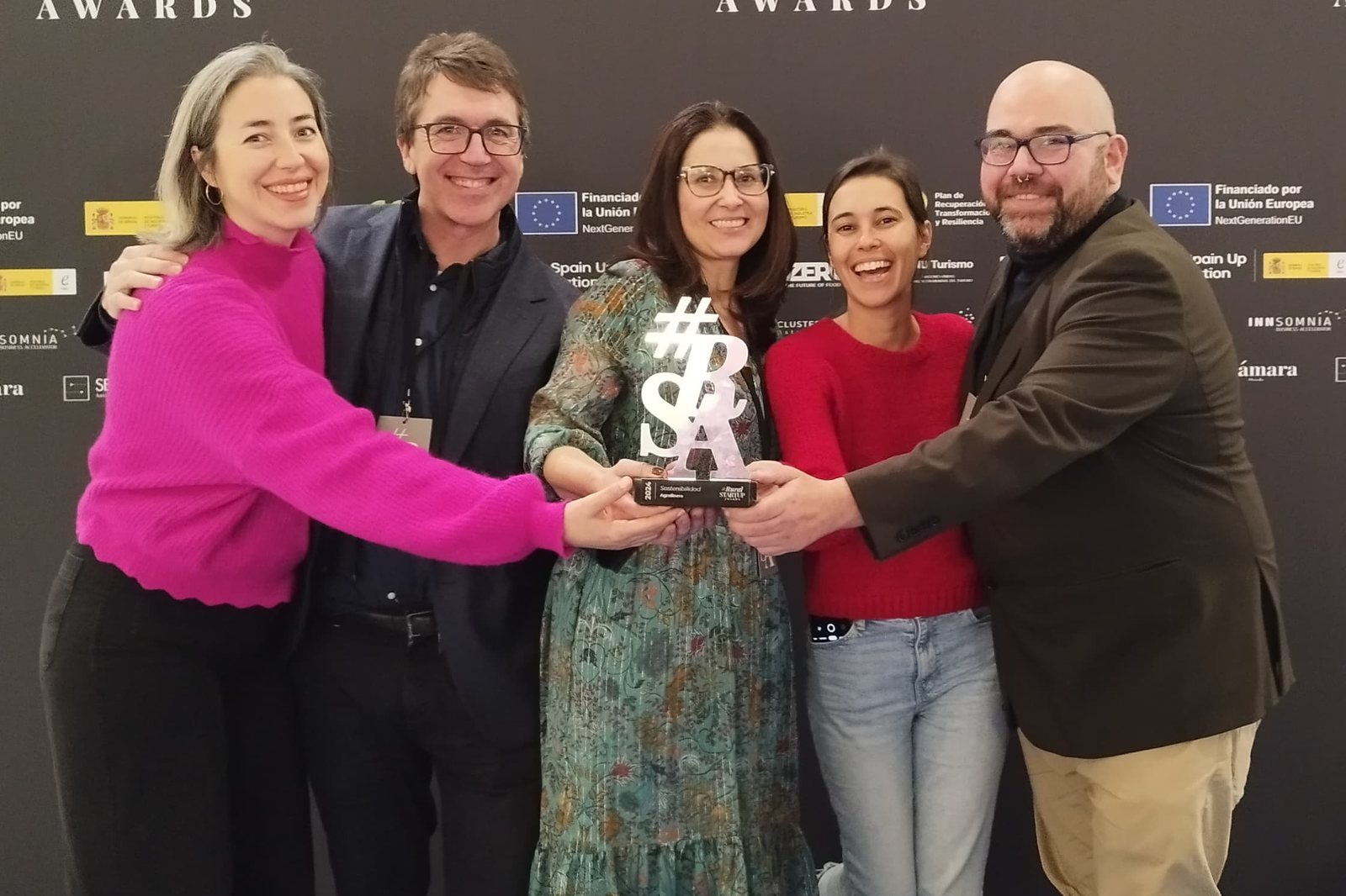 El equipo de Agrolinera recoge el premio de sostenibilidad de los Rural Startup Awards 2024